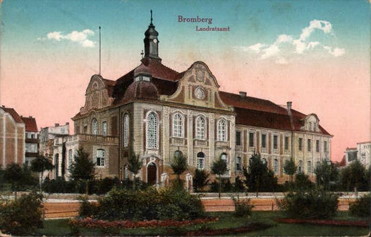 Bydgoszcz6 - Bydgoszcz,Urząd powiatowyzbud.w latach1904-1906,obecnie Akademia Muzyczna.jpg